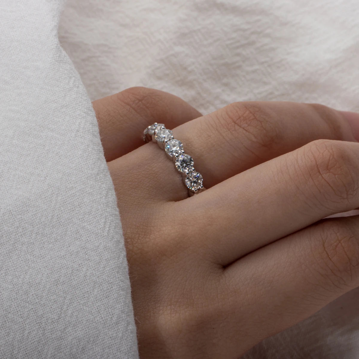AnuJewel 4mm 5cttw D Color Moissanite Wedding Band Ring 925 Sterling Silver Eternity Band Rings For Women Jewelry Wholesale