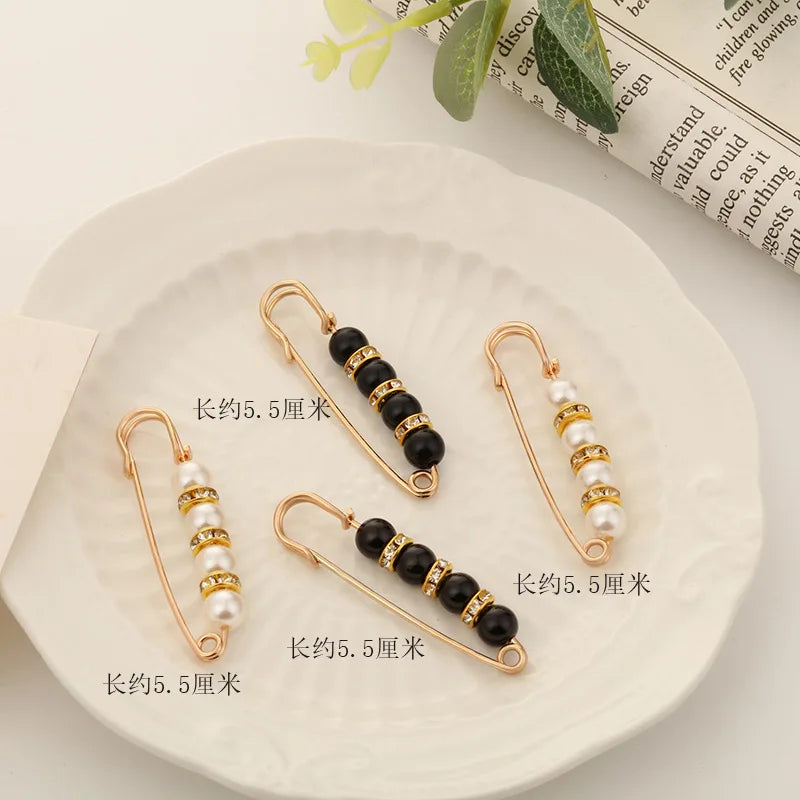 Women New Skirt Waist Artifact Waist Pin Cute Imitation Pearl Rhinestone Brooch Anti-lighting Pin Jewelry H1379