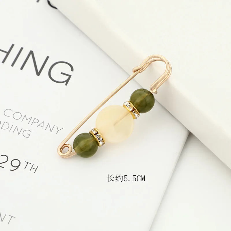 Women New Skirt Waist Artifact Waist Pin Cute Imitation Pearl Rhinestone Brooch Anti-lighting Pin Jewelry H1379