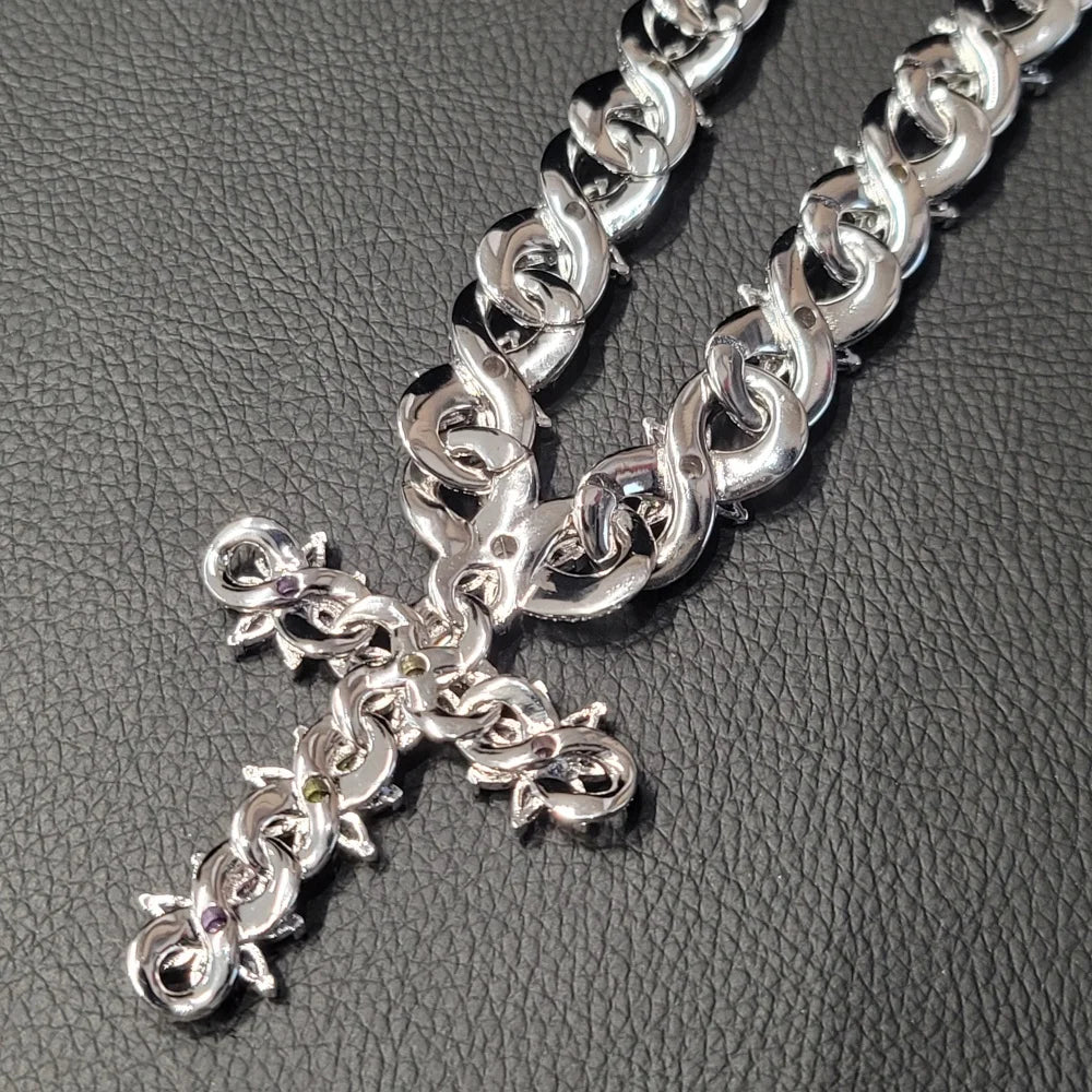 ファッションなアイスアウト カラフルフラワーネックレスチェーン 豪華なリンククロスチェーン レディース ヒップホップジュエリー 女の子 誕生日プレゼント