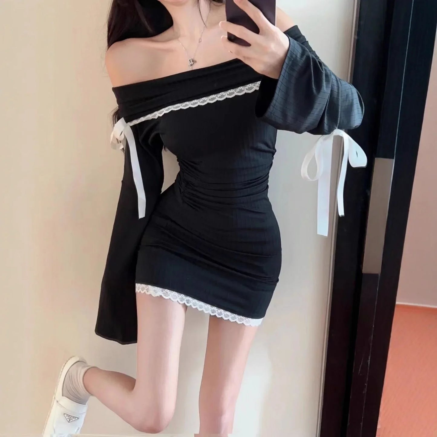 Elegant French Style Lace Splice One Shoulder Long Sleeve Black Dress Women's Sexy Flared Sleeve Mini Skirt Polyester Fiber