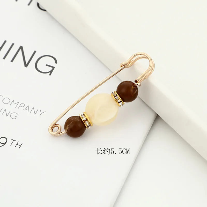 Women New Skirt Waist Artifact Waist Pin Cute Imitation Pearl Rhinestone Brooch Anti-lighting Pin Jewelry H1379