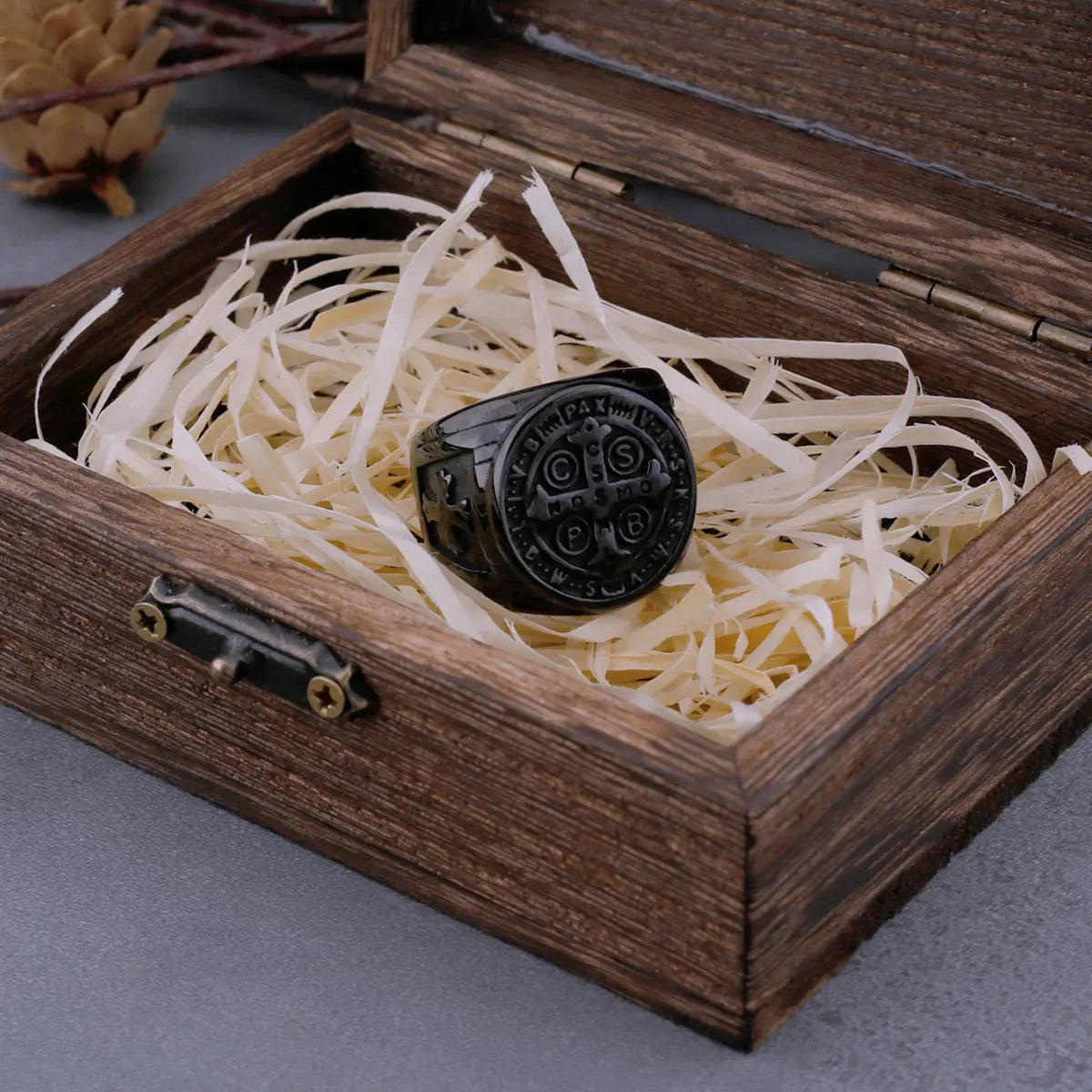 ヴィンテージ 宗教的 聖ベネディクト クリスチャン クロス リング メンズ パンク ヒップホップ バイカー ステンレススチール ジュエリー 彼氏へのギフト