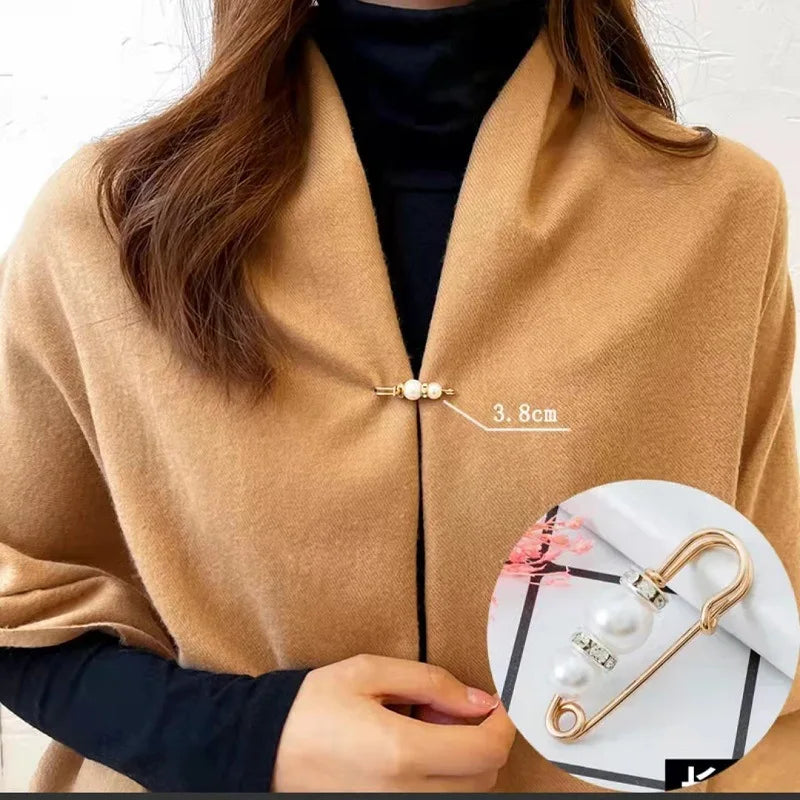 Women New Skirt Waist Artifact Waist Pin Cute Imitation Pearl Rhinestone Brooch Anti-lighting Pin Jewelry H1379