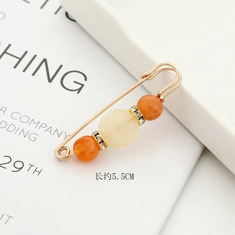 Women New Skirt Waist Artifact Waist Pin Cute Imitation Pearl Rhinestone Brooch Anti-lighting Pin Jewelry H1379