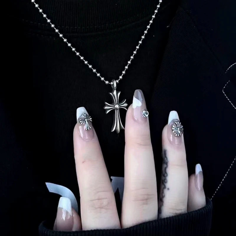 S925スターリングシルバークロスネックレス男性と女性レトロ古いヨーロッパとアメリカのニッチユニークなデザイントレンディでクール