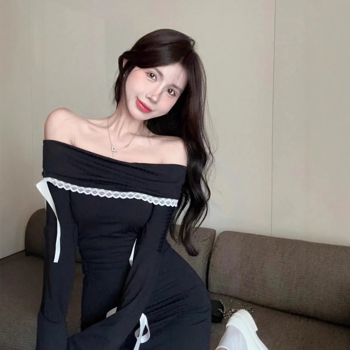 Elegant French Style Lace Splice One Shoulder Long Sleeve Black Dress Women's Sexy Flared Sleeve Bodycon Short Skirt Dress