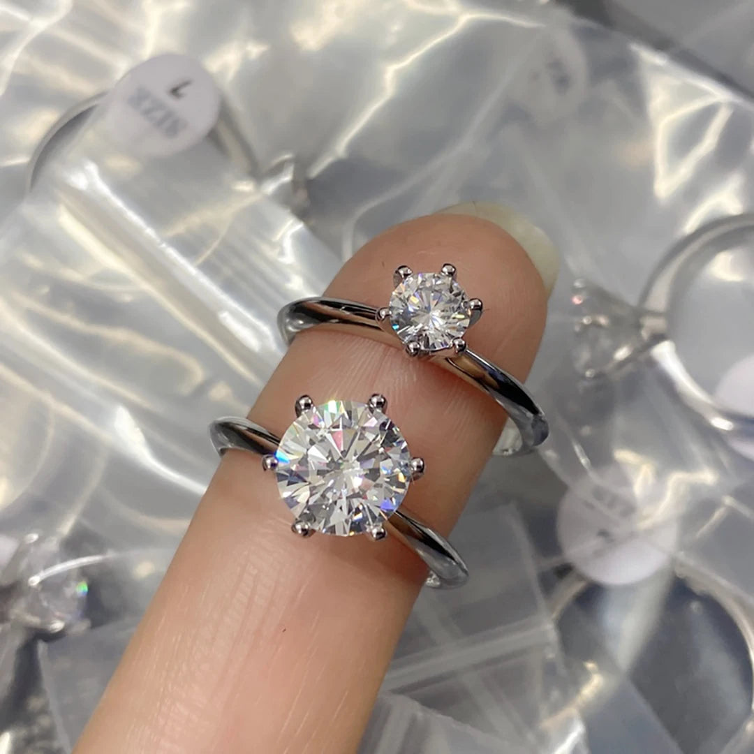 Classic S 925 sterling silver high-quality moissanite diamond women's engagement and wedding ring. Comes with GRA certificate