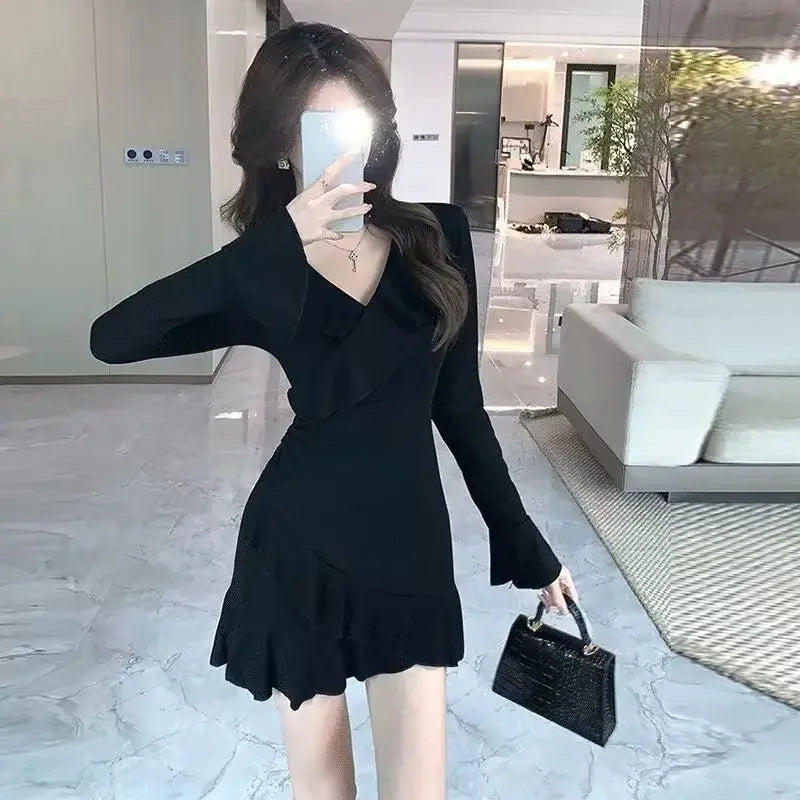 French Lace Trim Bell Sleeve Little Black Dress V Neck Slim Knitted Long Sleeve Dress Women's Fashion Spring Autumn Mini Dress