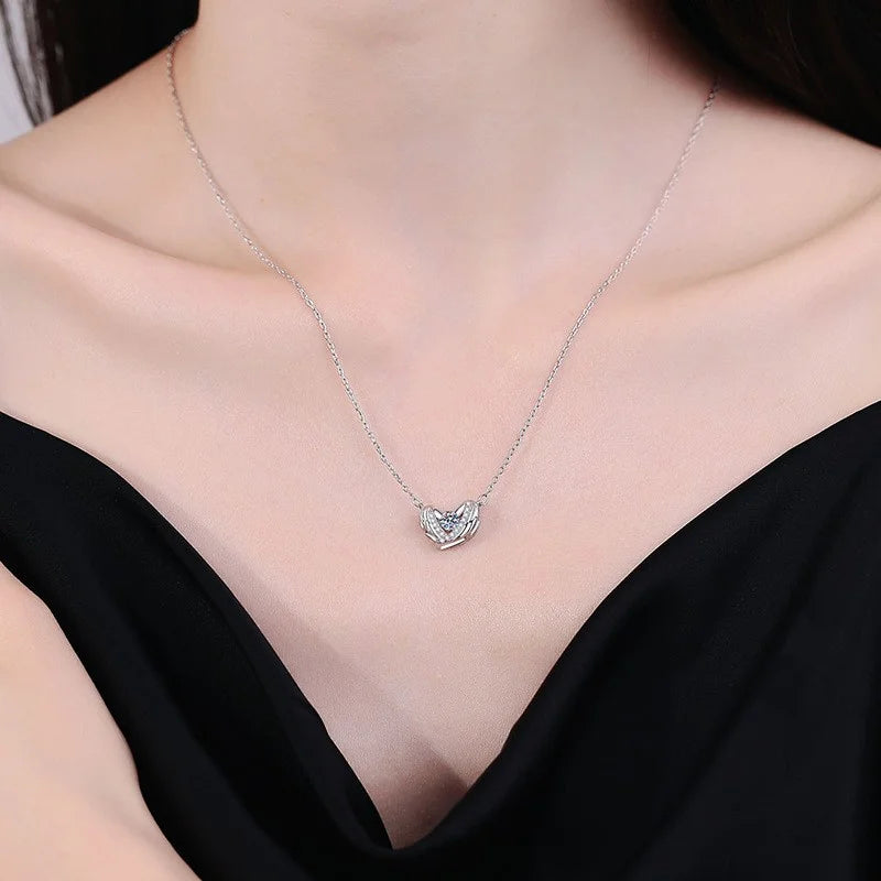XL123 Lefei Fashion Trendy Luxury Classic Moissanite Diamond-set Color D Wing Heart Necklace Women 925 Silver Party Jewelry Gift