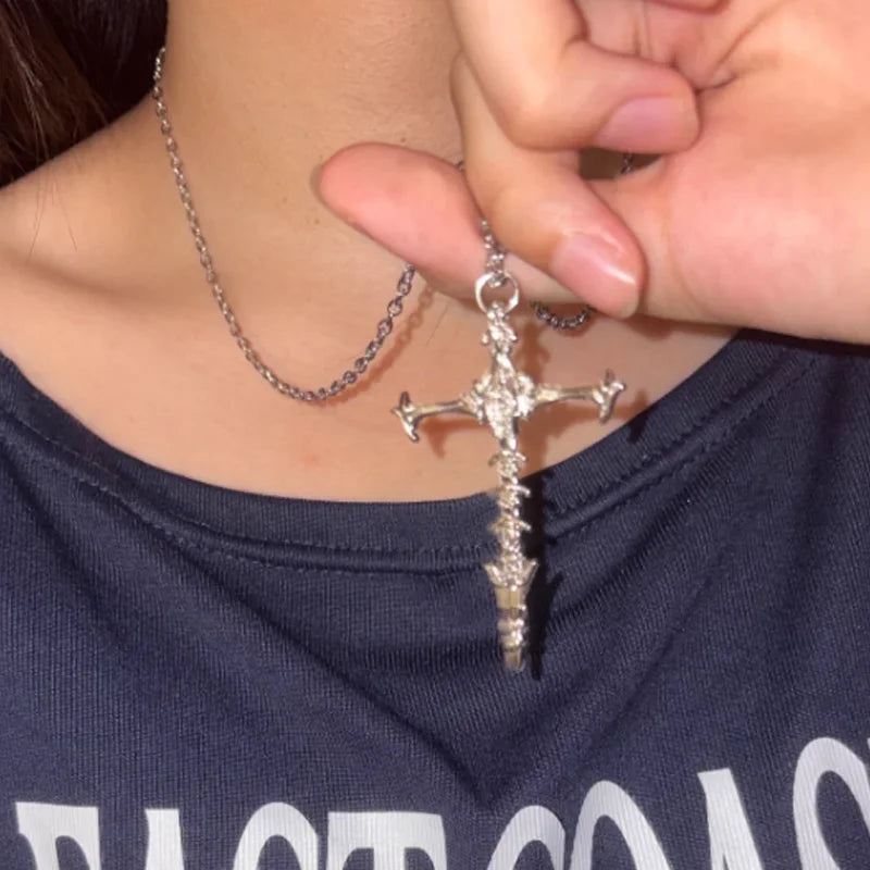 Retro Hip Hop Skull Cross Pendant Necklace for Men and Women Classic Gothtic Dark Style Bone Cross Pendant Necklaces