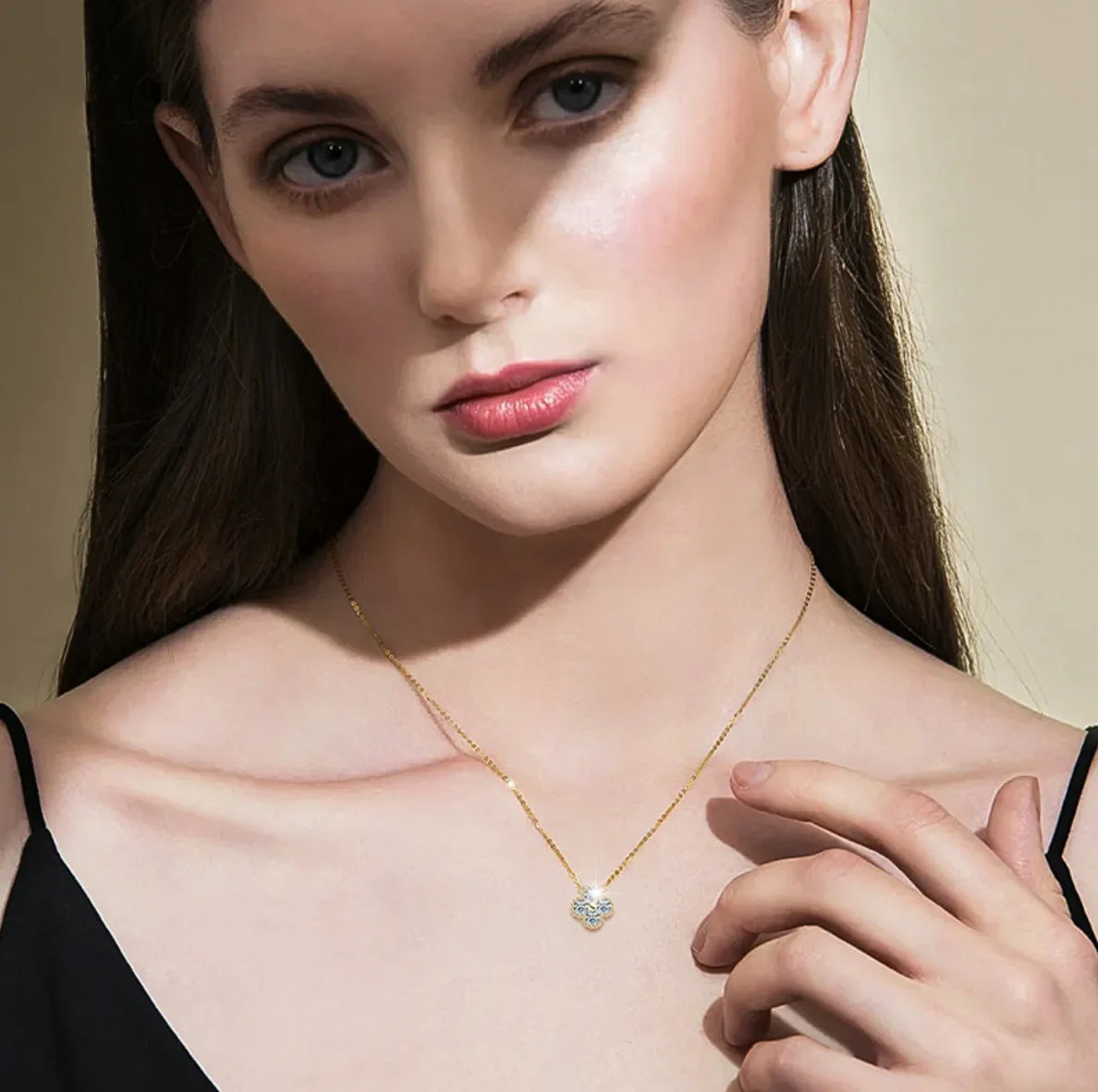 Sweetrain 3mm Certified Moissanite Pendant Necklace for Women Classic Clover Flower Neck Chain 100% Pure 925 Silver Chain Charm