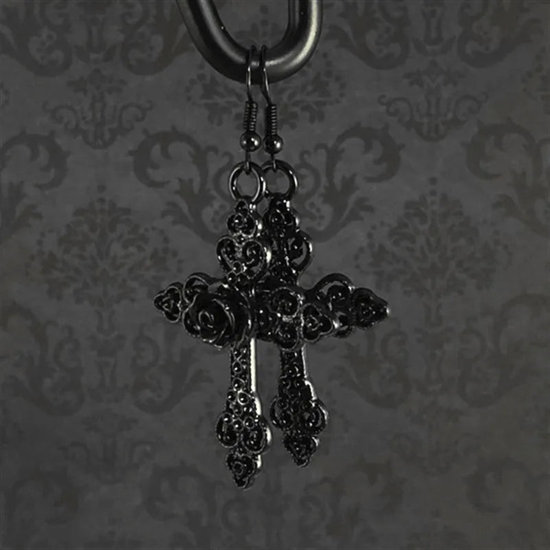 ブラックゴシッククロスネックレス、ローズディテール、トラッドジュエリー、装飾クロスペンダント、ギフト、女性ファッション、繊細さ、2020年新作、美しい