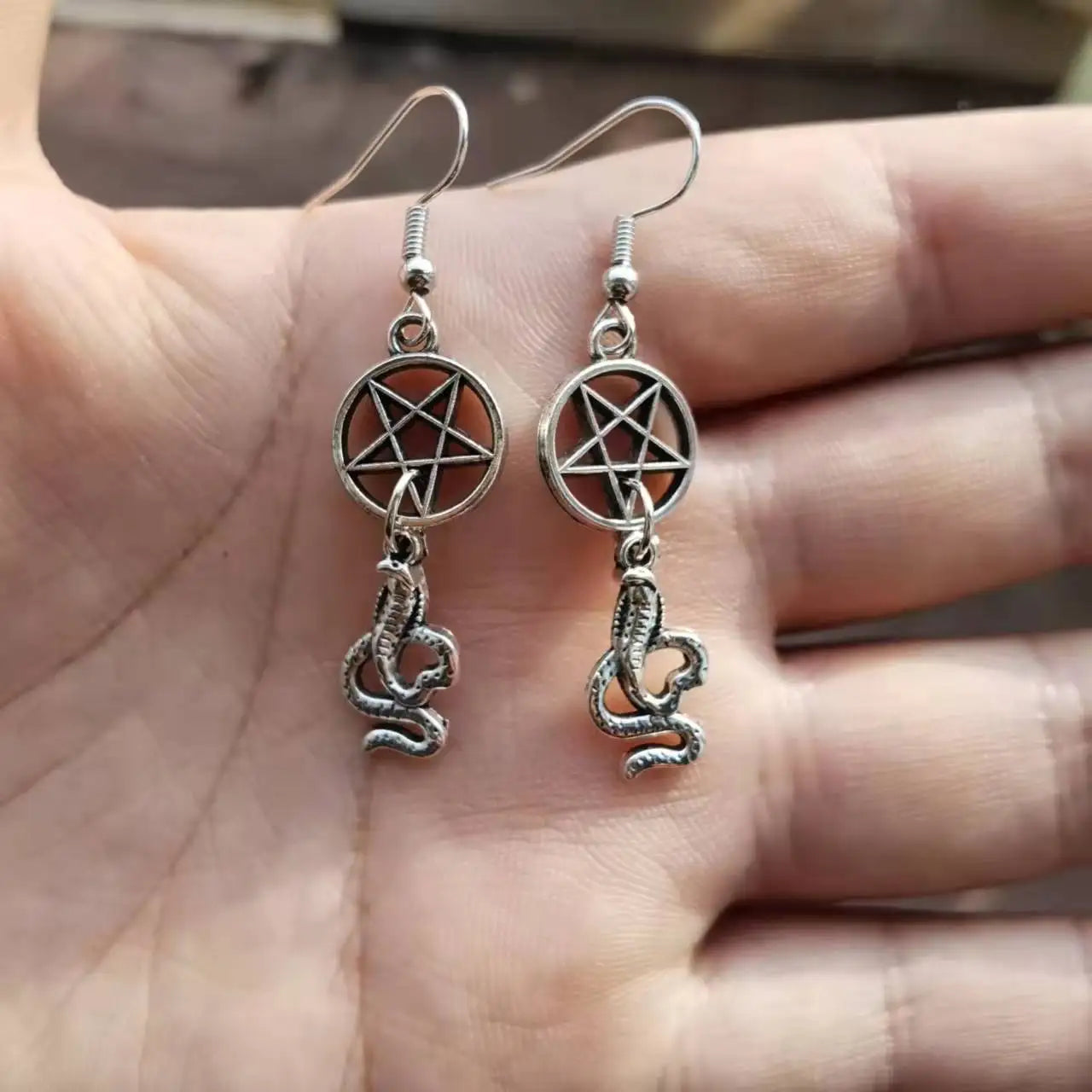 逆十字イヤリング、逆さイヤリング / 悪魔の十字架とゴシックイヤリング