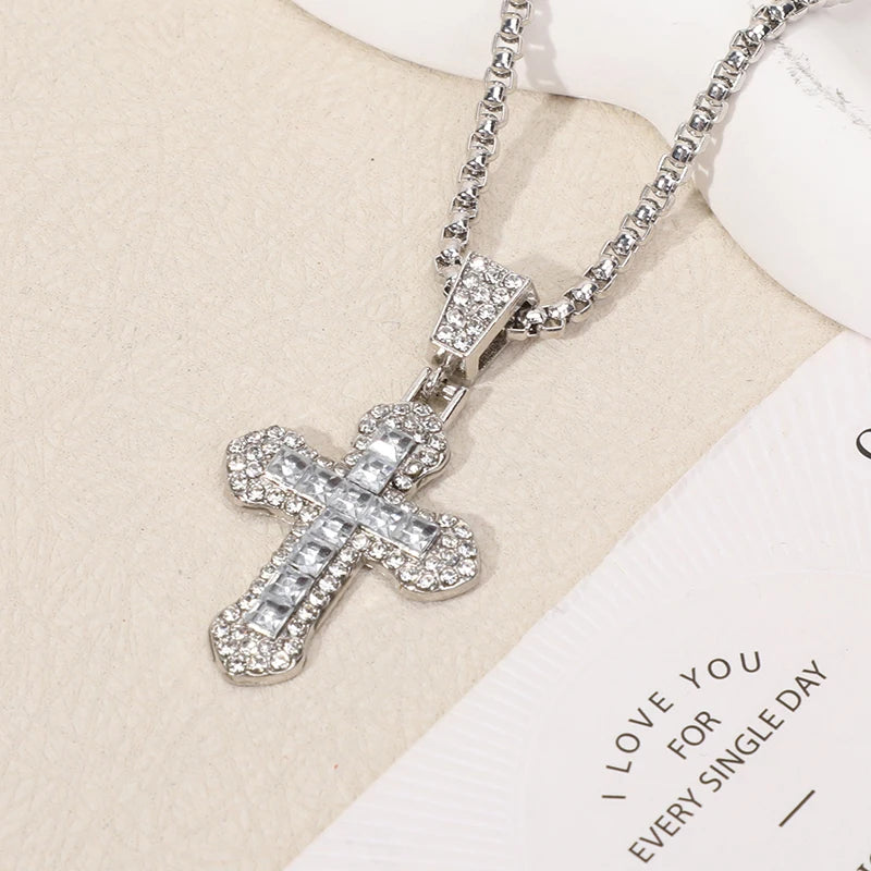 ラインストーンクロスペンダントネックレス メンズ レディース 万能セーターチェーン ヒップホップクロスネックレス ジュエリーアクセサリー ギフト
