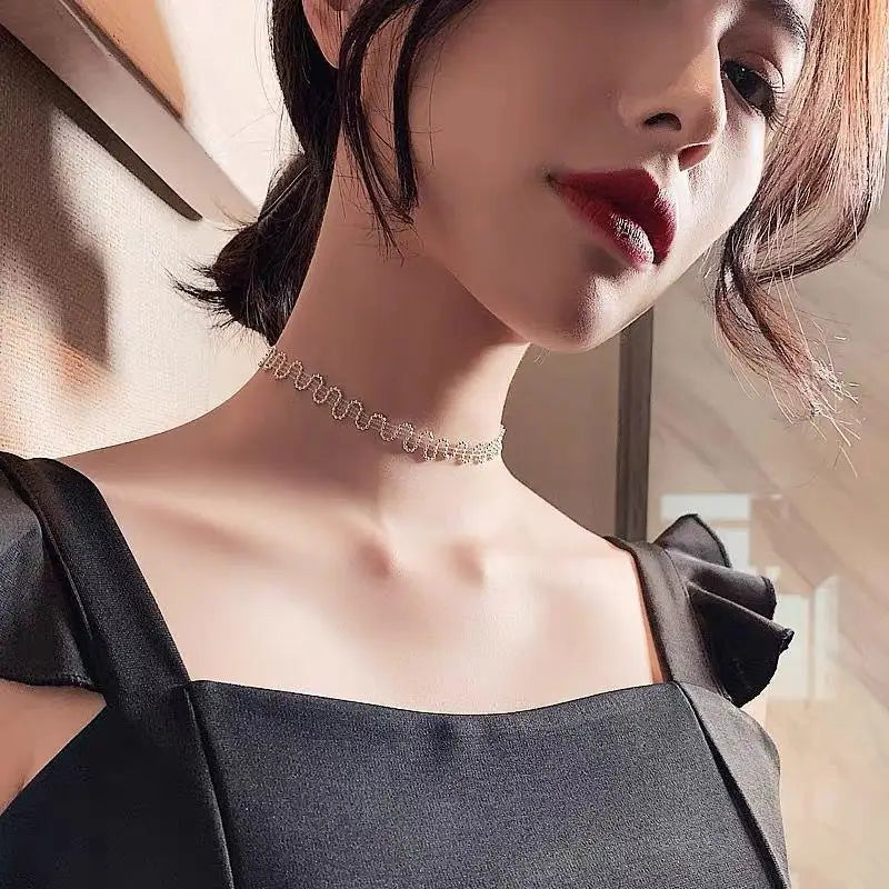 メンズ用クロスネックレス、ゴールドブラックシルバーカラーステンレススチールペンダント、シンプルなジュエリーギフト、メンズボーイズ用クロスチェーンネックレス