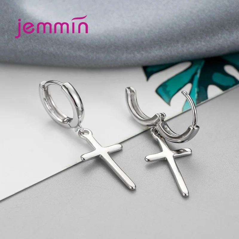 シンプルな925スターリングシルバーのクロスデザインメタルドロップイヤリング。女性、女の子、記念日、結婚式、パーティー、ファッションジュエリーギフトに。