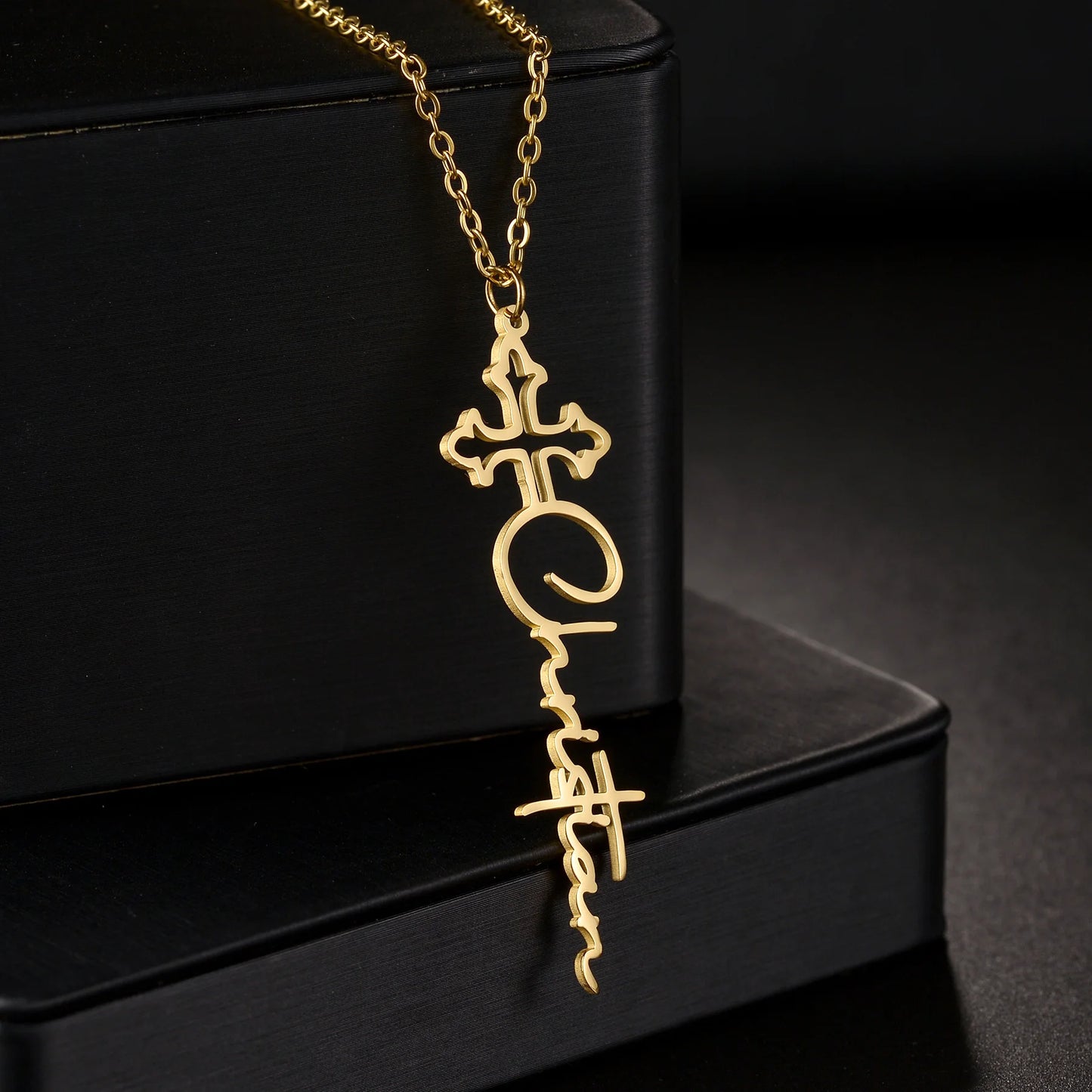 クロスシェイプネックレス カスタムネームペンダント レディース ステンレススチール パーソナライズネームプレート 誕生日ジュエリーギフト アクセサリー