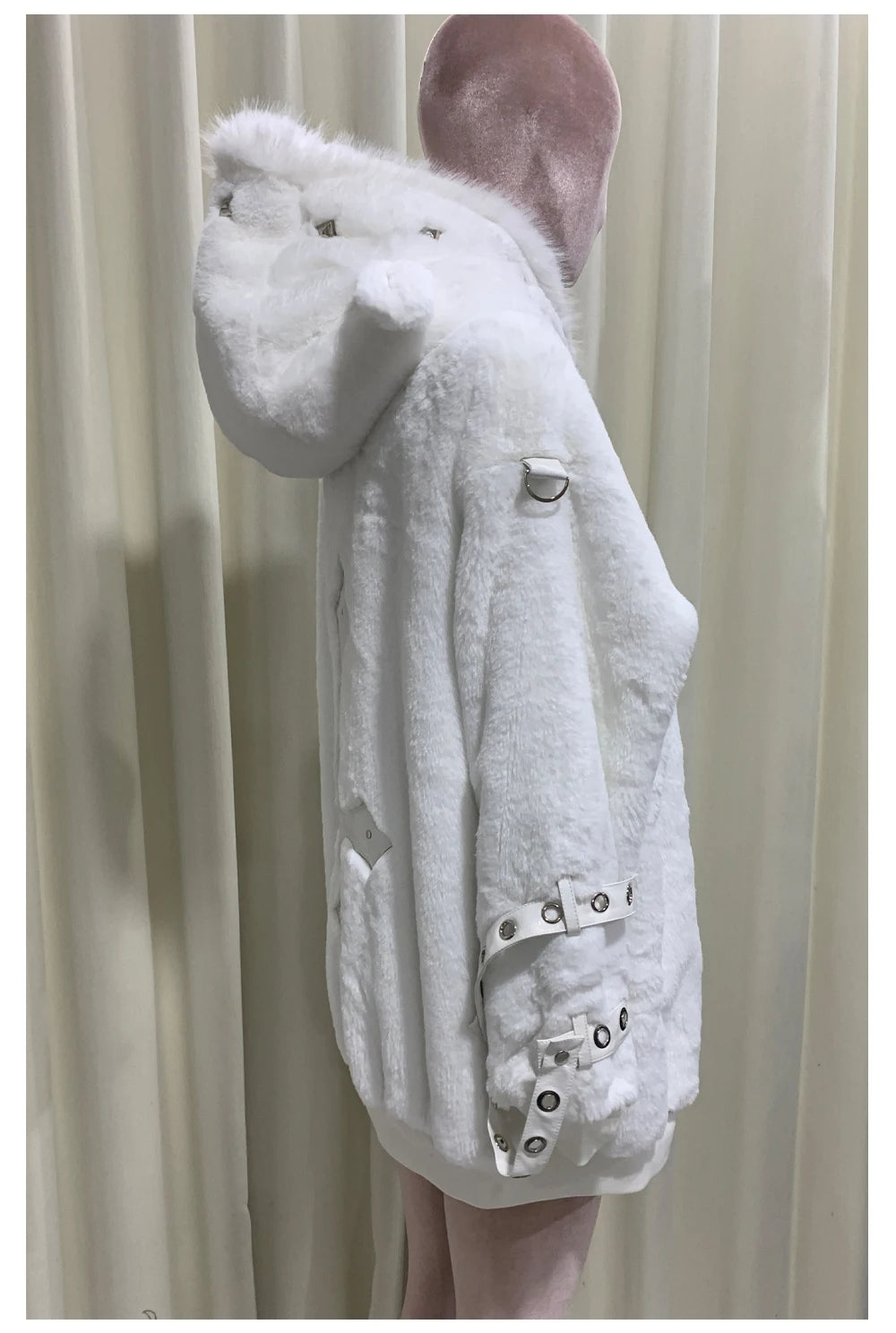 マウロイカルディ 秋冬 オーバーサイズ 暖かい ソフト ホワイト フェイクファーコート レディース フード付き 原宿系 ファッション ふわふわ ジャケット ストリートウェア 2025
