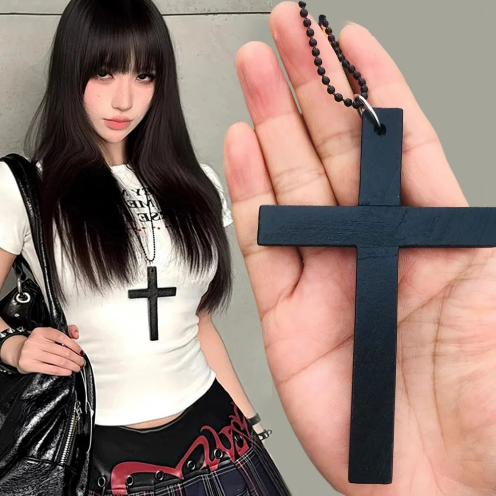 クールなパンクゴシックウッドクロスペンダントネックレス スパイシーガールズ 個性的 ヴィンテージ ヒップホップ メンズ レディース Y2K ネックレス パーティー ジュエリー ギフト