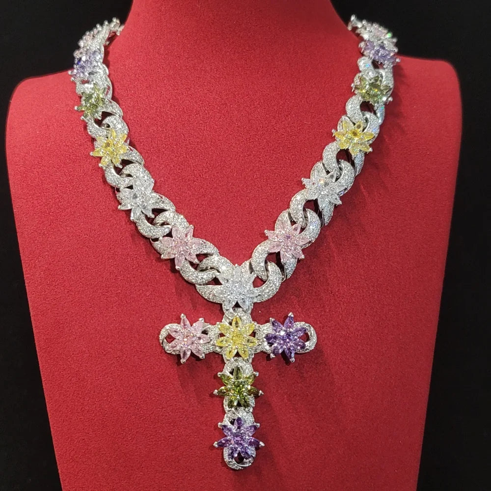 ファッションなアイスアウト カラフルフラワーネックレスチェーン 豪華なリンククロスチェーン レディース ヒップホップジュエリー 女の子 誕生日プレゼント