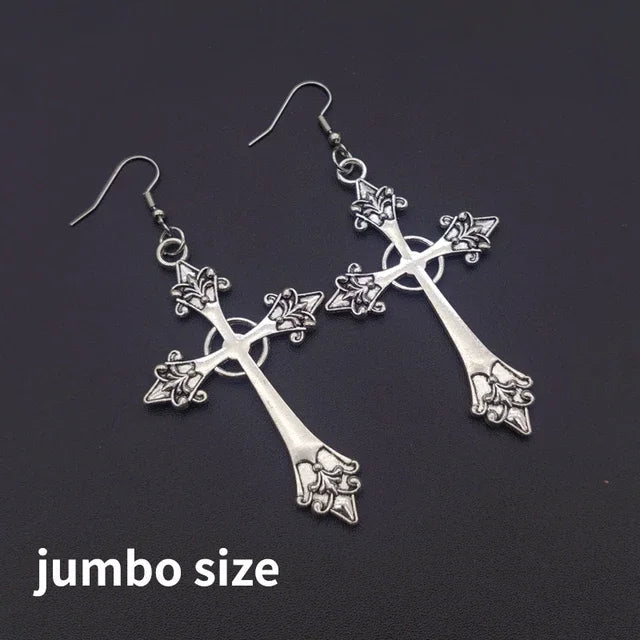 大きなディテールの赤い十字ドリルペンダントジュエルイヤリングシルバーカラートーンゴシックパンクジュエリーファッションチャームステートメント女性ギフト