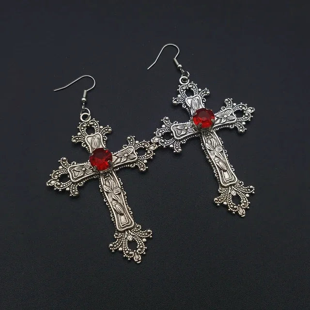 大きなディテールの赤い十字ドリルペンダントジュエルイヤリングシルバーカラートーンゴシックパンクジュエリーファッションチャームステートメント女性ギフト