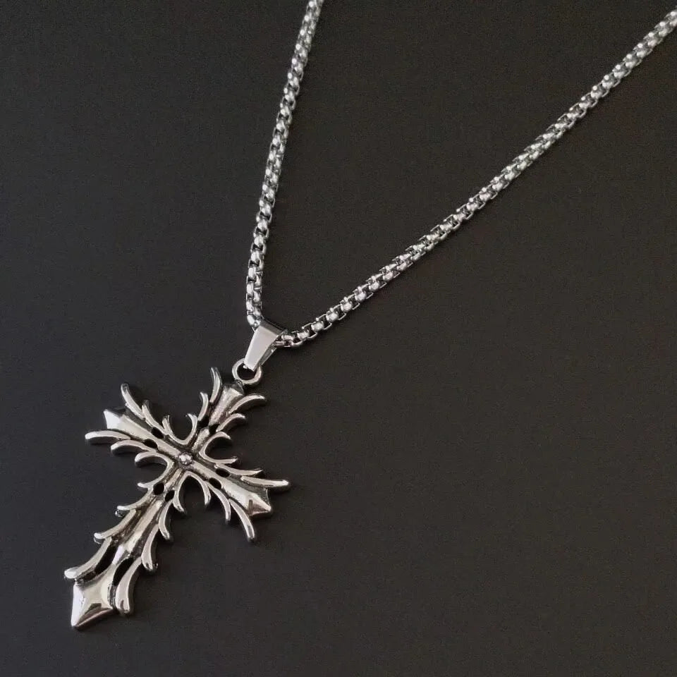 ゴシックソーンクロスネックレス パーソナライズされたヴィンテージハイストリートヒップホップペンダント メンズとレディースギフトアクセサリー
