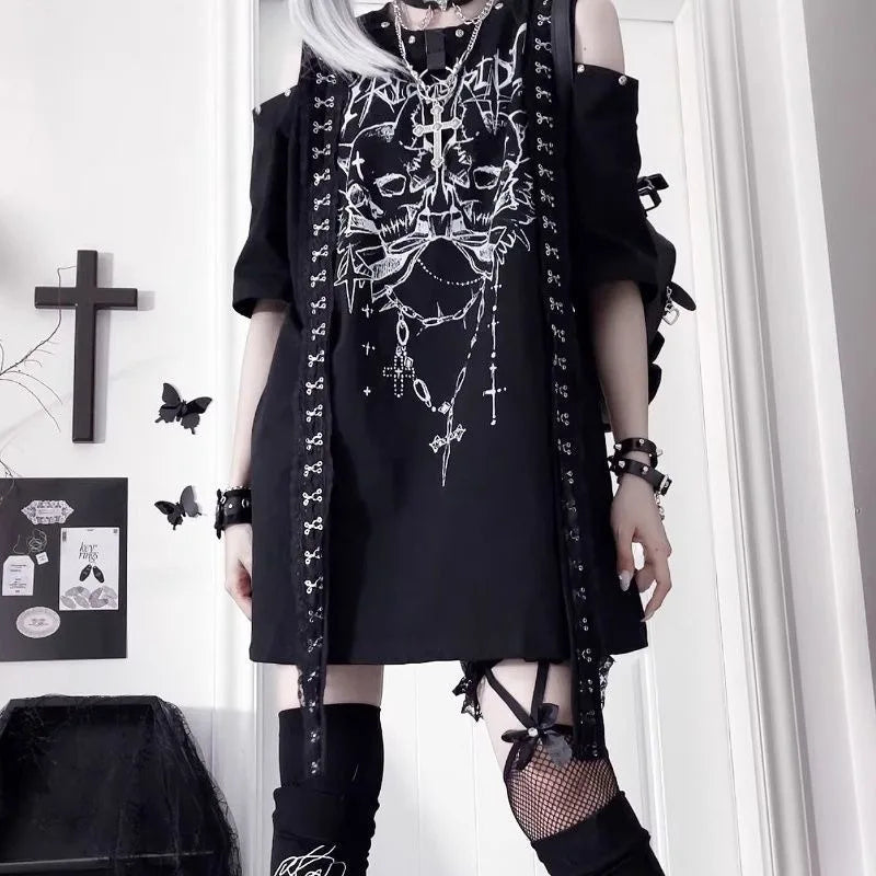 ダークリーシリーズ パンクプリント サブカルチャー ゴシック 半袖 オフショルダー Tシャツ デザインセンス ゆったり 甘辛 トップス 夏