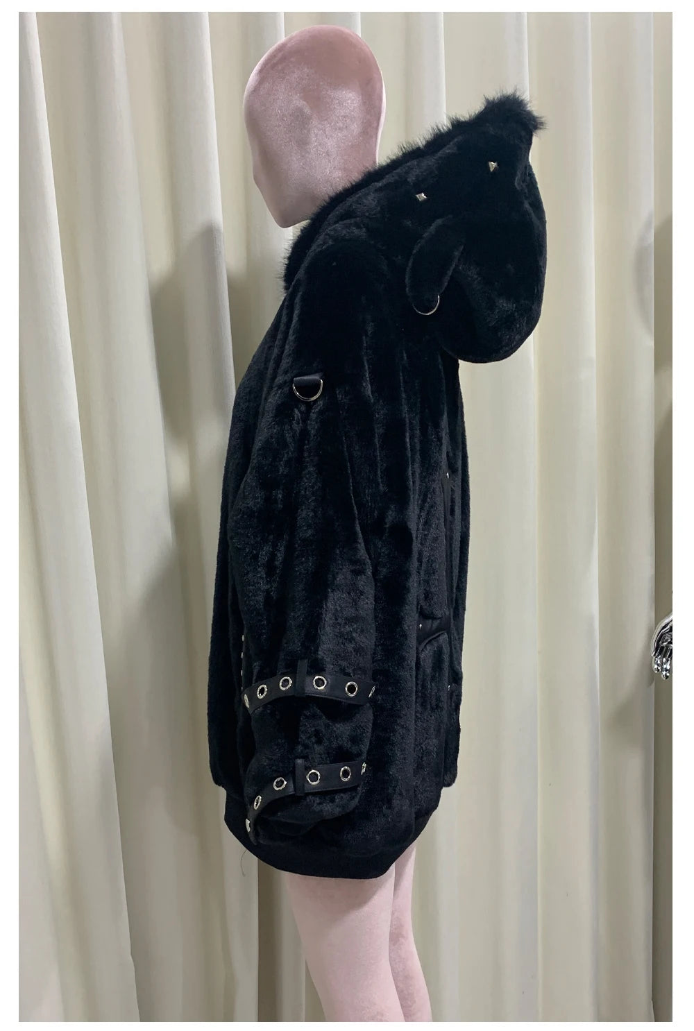 マウロイカルディ 秋冬 オーバーサイズ 暖かい ソフト ホワイト フェイクファーコート レディース フード付き 原宿系 ファッション ふわふわ ジャケット ストリートウェア 2025