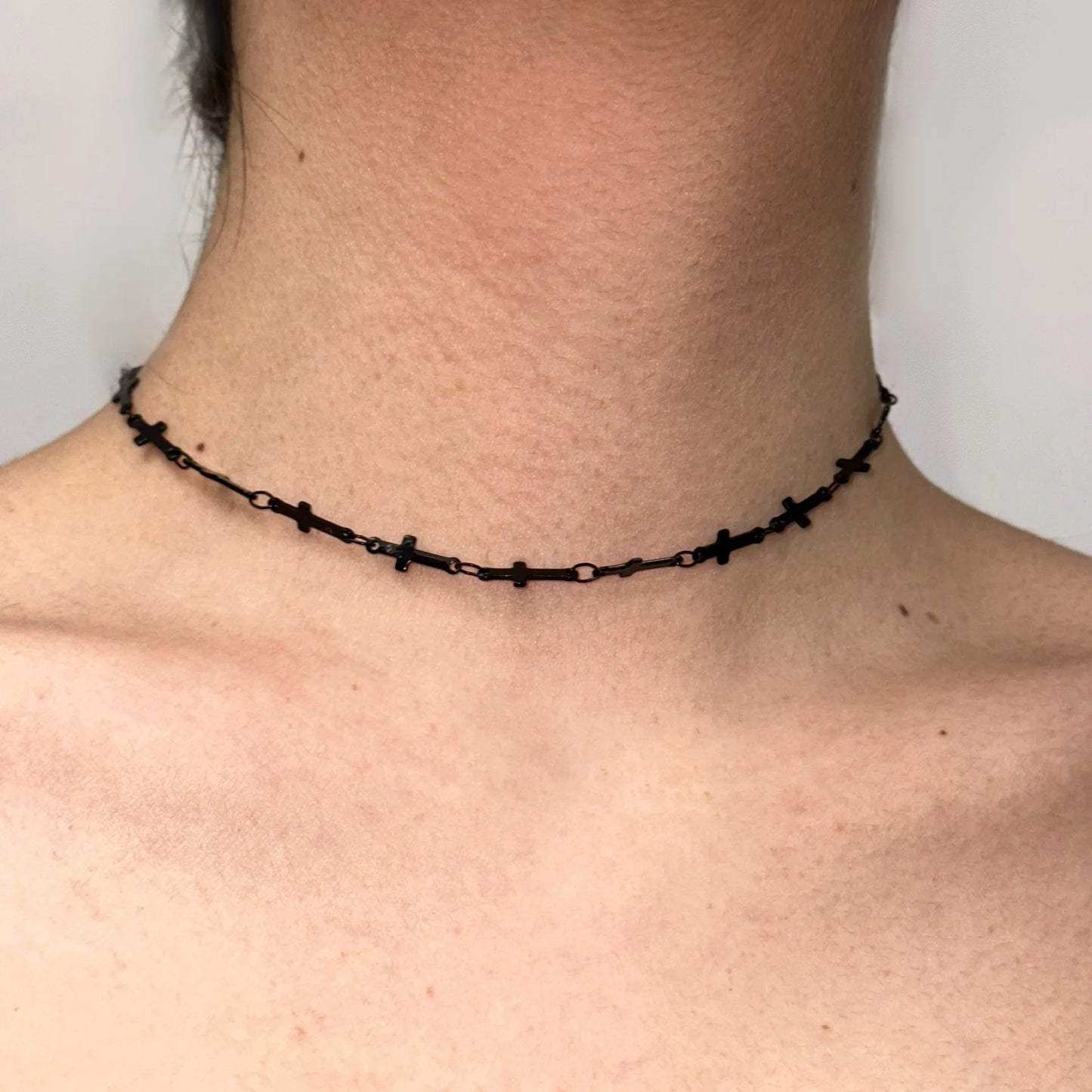 シンプルなヴィンテージブラッククロスチェーンチョーカー。男女兼用。ゴスヒップホップネックレス。パーティーファッションジュエリー。y2k