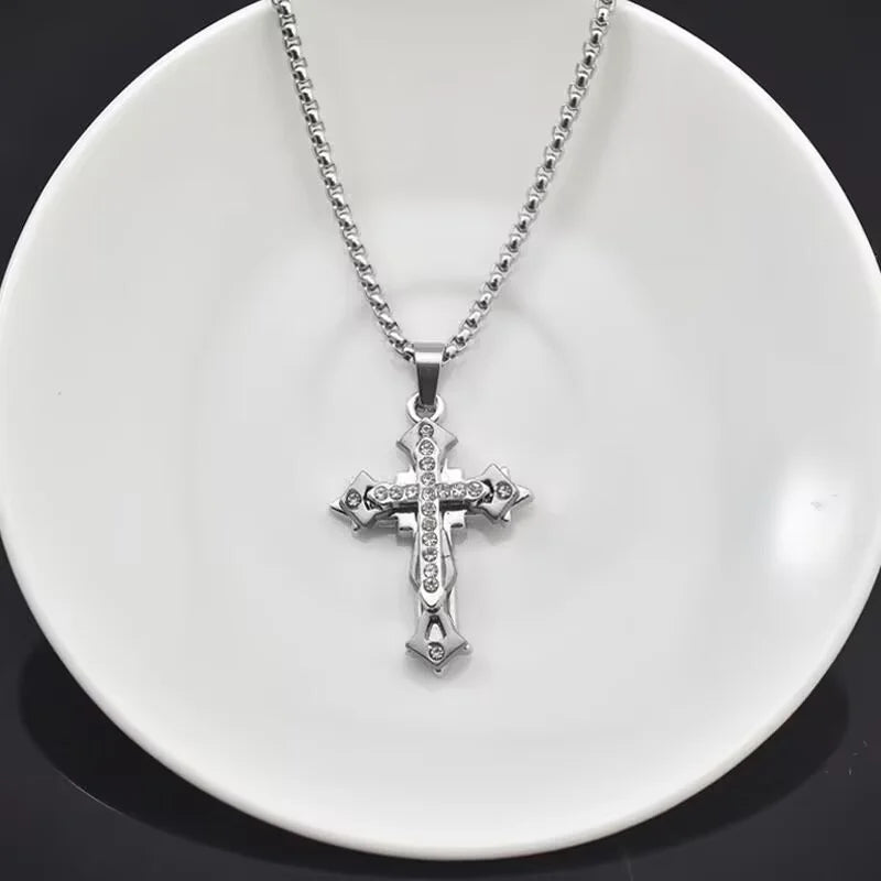 ヨーロッパとアメリカのファッションパーソナリティレトロゴシッククロスネックレス男性と女性ストリートヒップホップトレンドセッター多用途Pe