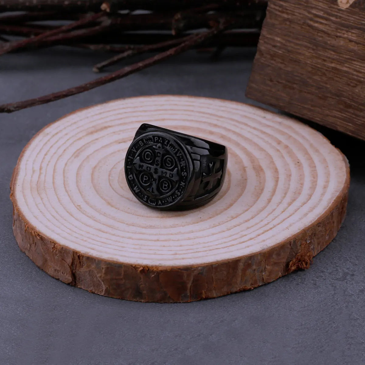 ヴィンテージ 宗教的 聖ベネディクト クリスチャン クロス リング メンズ パンク ヒップホップ バイカー ステンレススチール ジュエリー 彼氏へのギフト