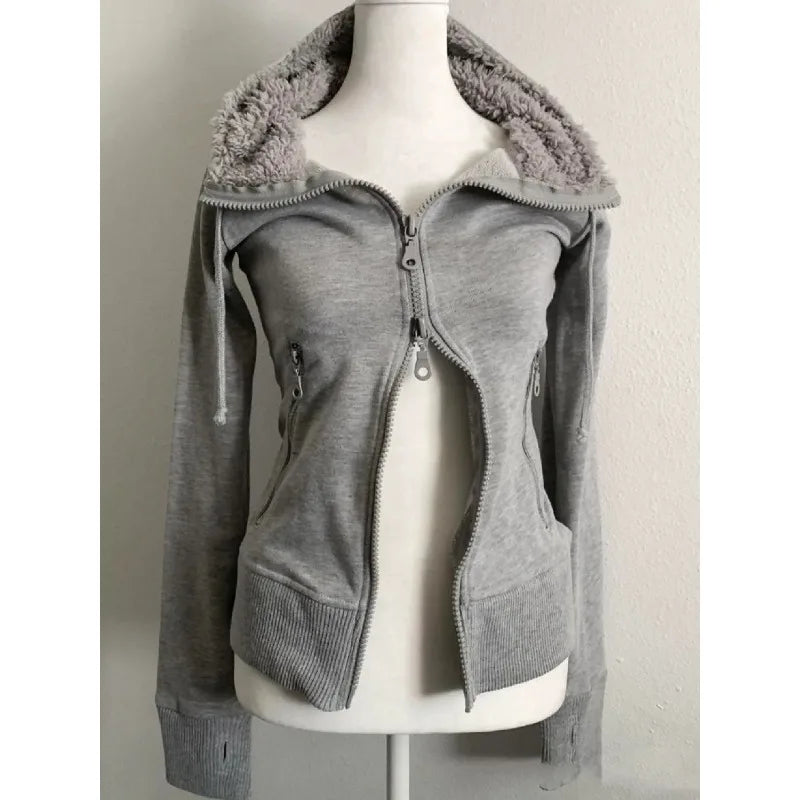 サブカルチャーフェイクコート レディース グラフィックジャケット フード付きフリースファーフーディー エッジの効いたアメリカンレトロストリートスタイルとY2Kファッショントップス