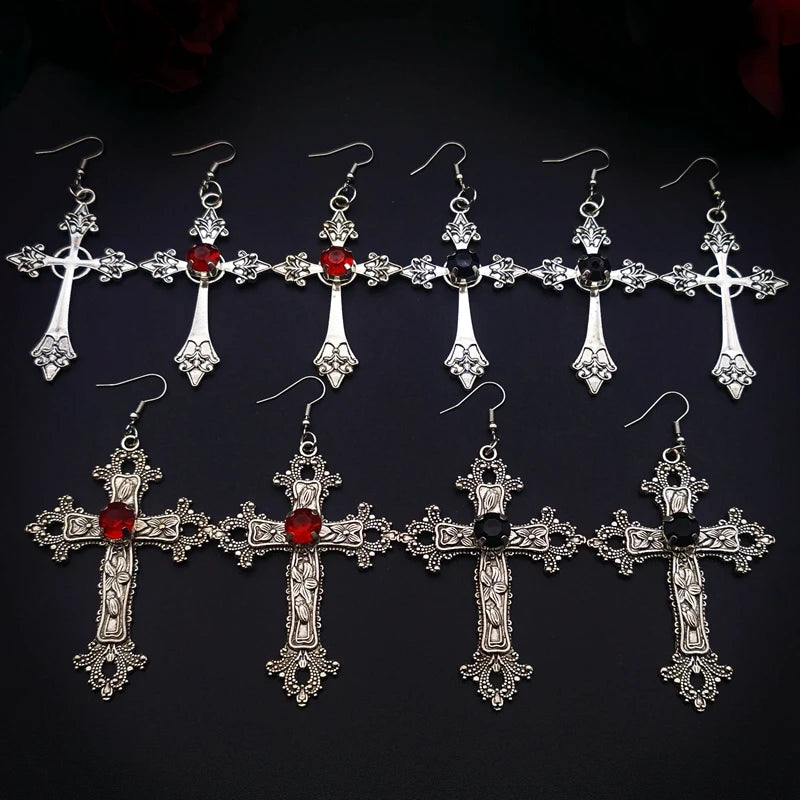 大きなディテールの赤い十字ドリルペンダントジュエルイヤリングシルバーカラートーンゴシックパンクジュエリーファッションチャームステートメント女性ギフト
