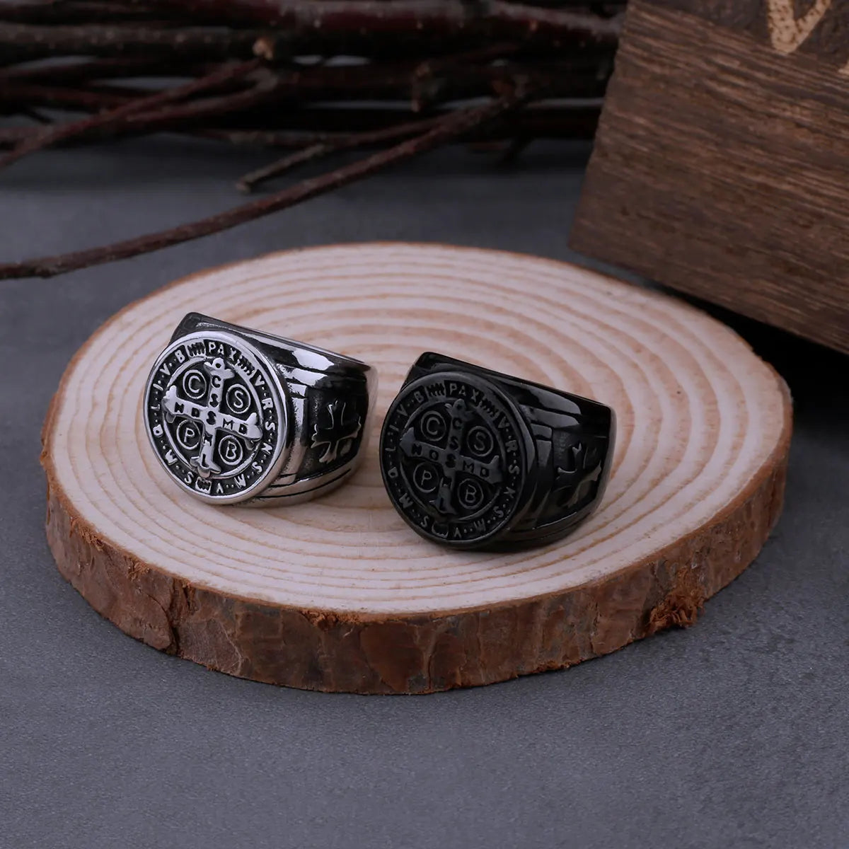 ヴィンテージ 宗教的 聖ベネディクト クリスチャン クロス リング メンズ パンク ヒップホップ バイカー ステンレススチール ジュエリー 彼氏へのギフト