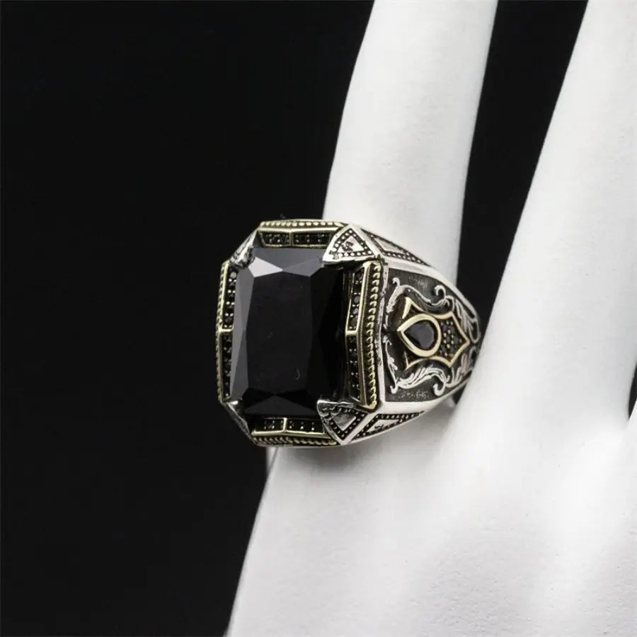 オリジナル925スターリングシルバーの圧倒的なトルコ風デザインメンズリング、ブラックキュービックジルコニアストーン付き