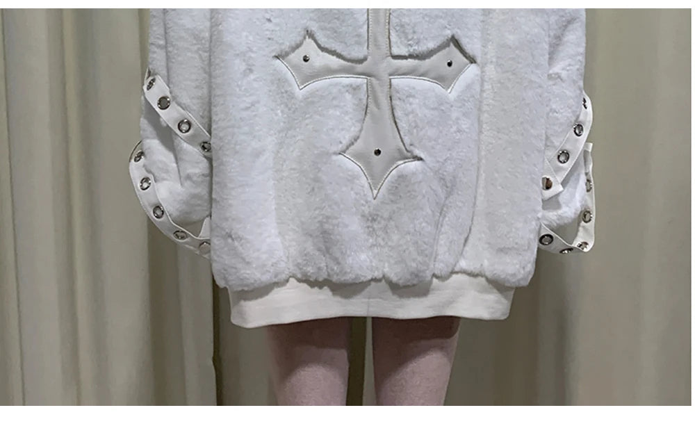 マウロイカルディ 秋冬 オーバーサイズ 暖かい ソフト ホワイト フェイクファーコート レディース フード付き 原宿系 ファッション ふわふわ ジャケット ストリートウェア 2025