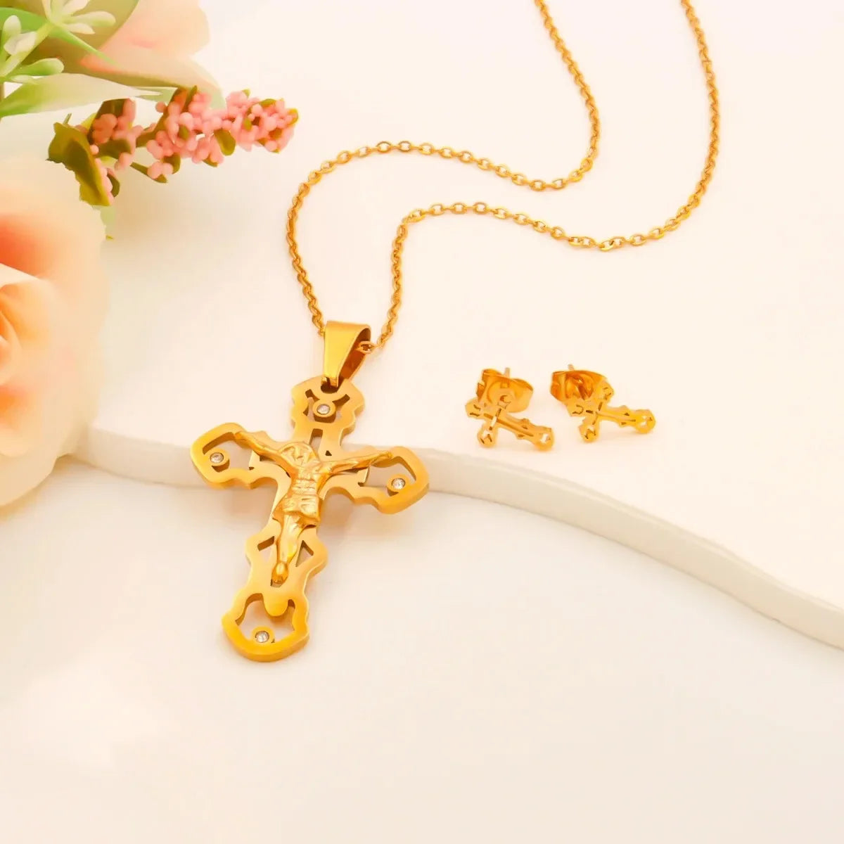 宗教的なイエス十字架ネックレス、メンズファッションゴールドカラークロスペンダント、チェーンネックレスジュエリーギフト付き