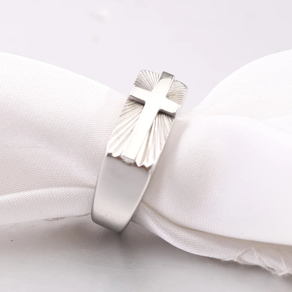 男性用ステンレススチール製クロスリング。シルバーとゴールドトーン、美しいサンバーストパターン。