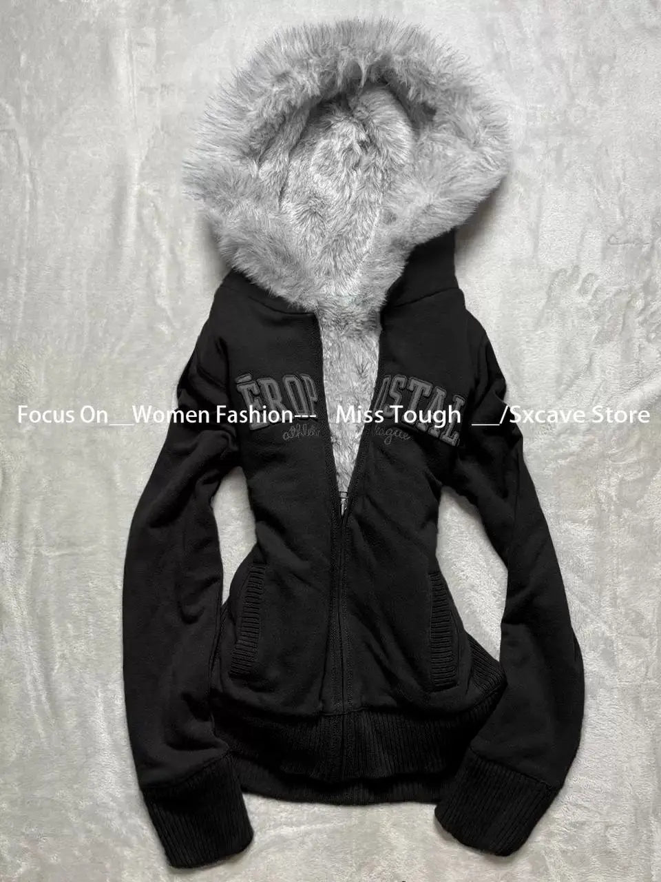 サブカルチャーフェイクコート レディース グラフィックジャケット フード付きフリースファーフーディー エッジの効いたアメリカンレトロストリートスタイルとY2Kファッショントップス