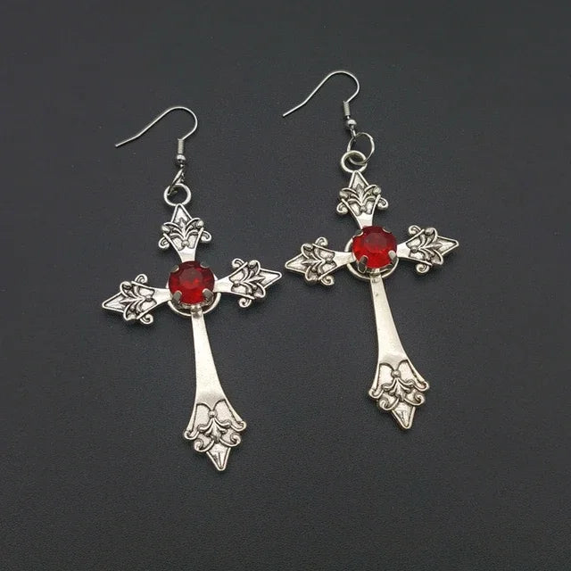 大きなディテールの赤い十字ドリルペンダントジュエルイヤリングシルバーカラートーンゴシックパンクジュエリーファッションチャームステートメント女性ギフト