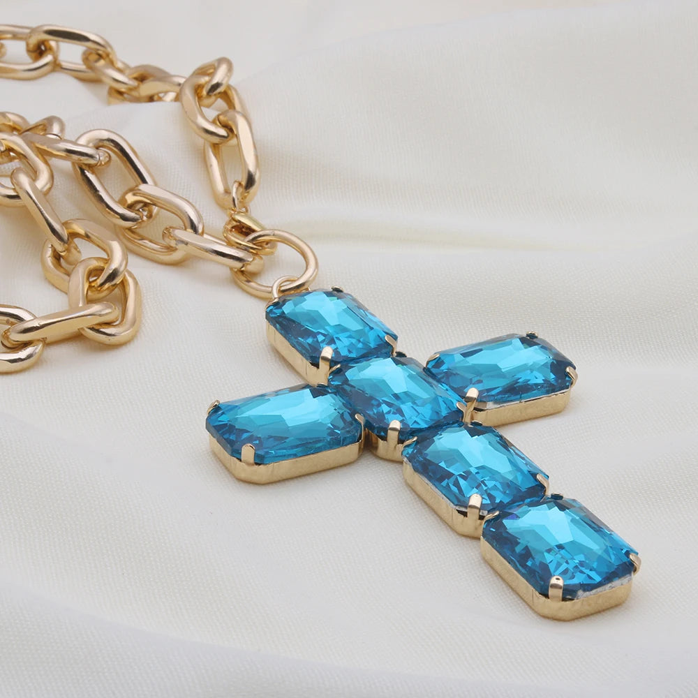 ファッショナブルで誇張された大きなガラスのクロスネックレスペンダント、豪華なクリスマスギフトジュエリー