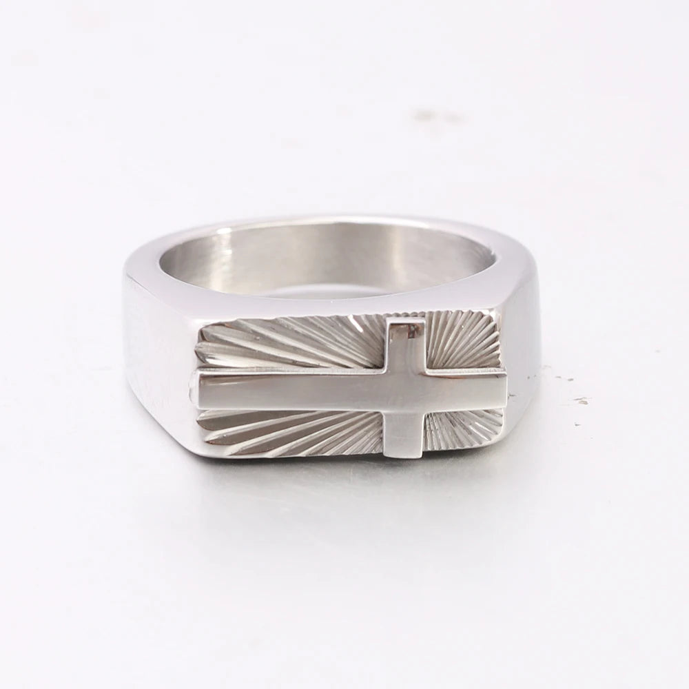 男性用ステンレススチール製クロスリング。シルバーとゴールドトーン、美しいサンバーストパターン。
