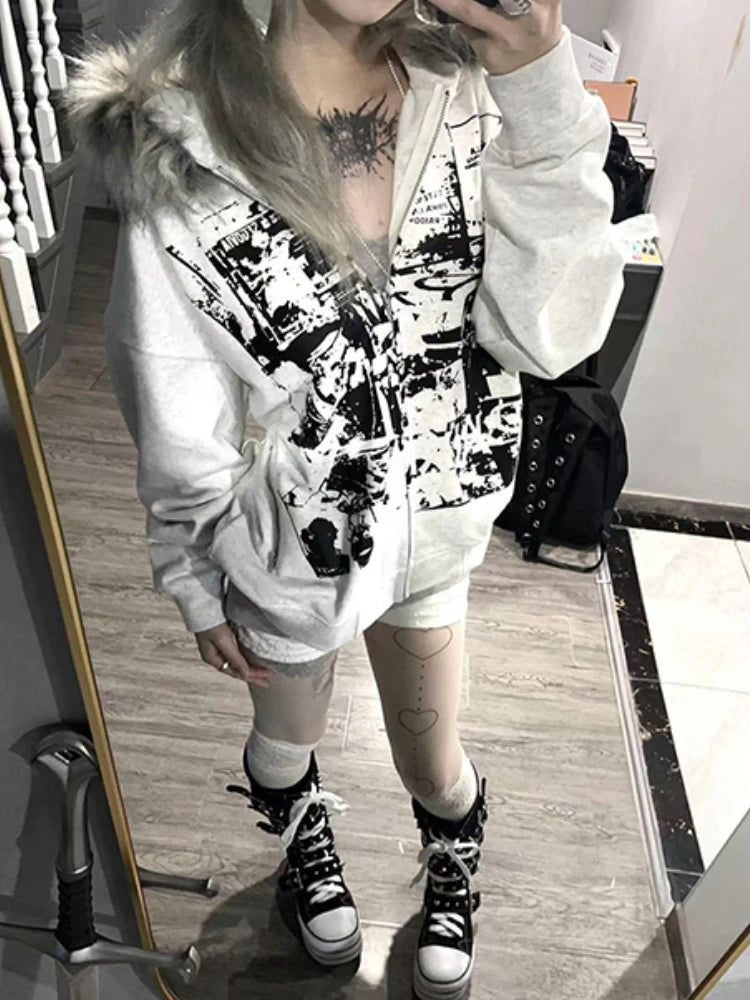 サブカルチャーフェイクコート レディース グラフィックジャケット フード付きフリースファーフーディー エッジの効いたアメリカンレトロストリートスタイルとY2Kファッショントップス