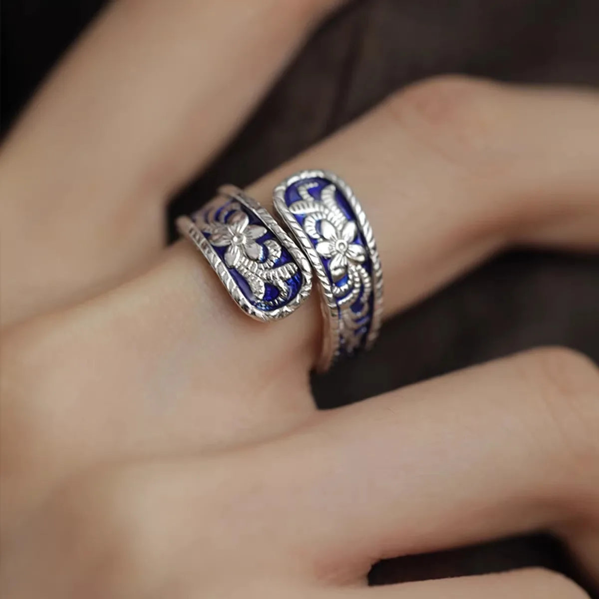 925スターリングシルバー 幾何学模様 チャーミングクロスパターン レリーフ 調節可能なオープニングリング レディース ファインジュエリー ミニマリストアクセサリー