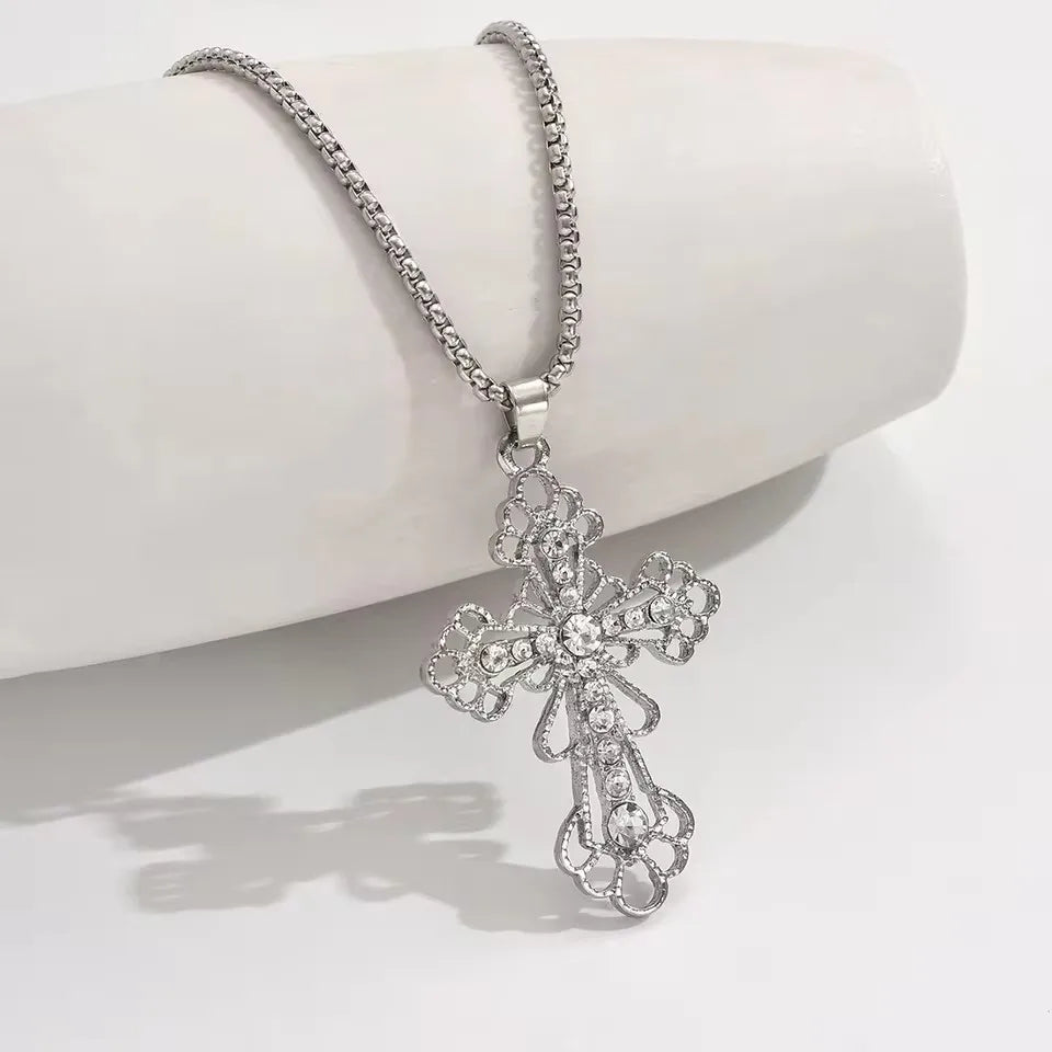 ヨーロッパとアメリカのファッションパーソナリティレトロゴシッククロスネックレス男性と女性ストリートヒップホップトレンドセッター多用途Pe