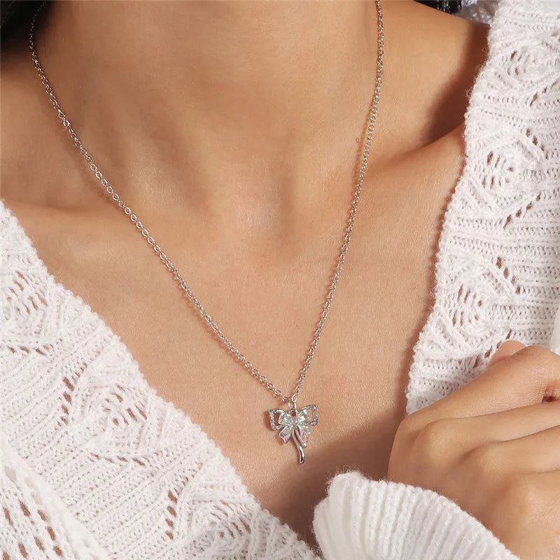 ファッションクロスネックレス レディース メンズ ゴールド シルバーカラー 眩しいクリスタル イエス十字架ネックレス クリスチャンジュエリー 卸売