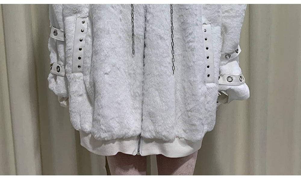 マウロイカルディ 秋冬 オーバーサイズ 暖かい ソフト ホワイト フェイクファーコート レディース フード付き 原宿系 ファッション ふわふわ ジャケット ストリートウェア 2025