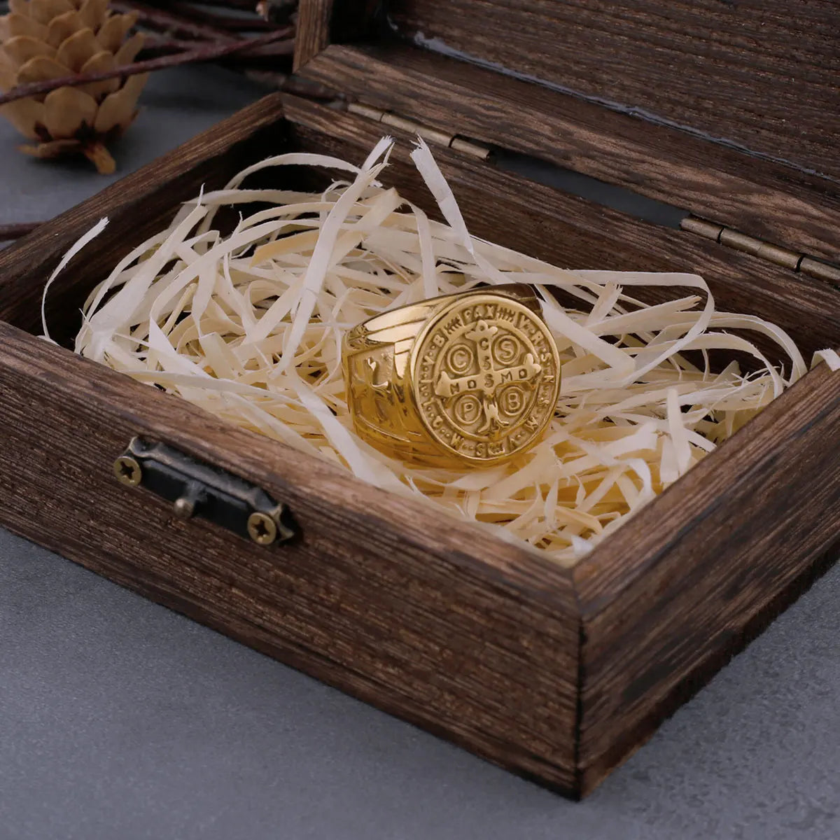 ヴィンテージ 宗教的 聖ベネディクト クリスチャン クロス リング メンズ パンク ヒップホップ バイカー ステンレススチール ジュエリー 彼氏へのギフト